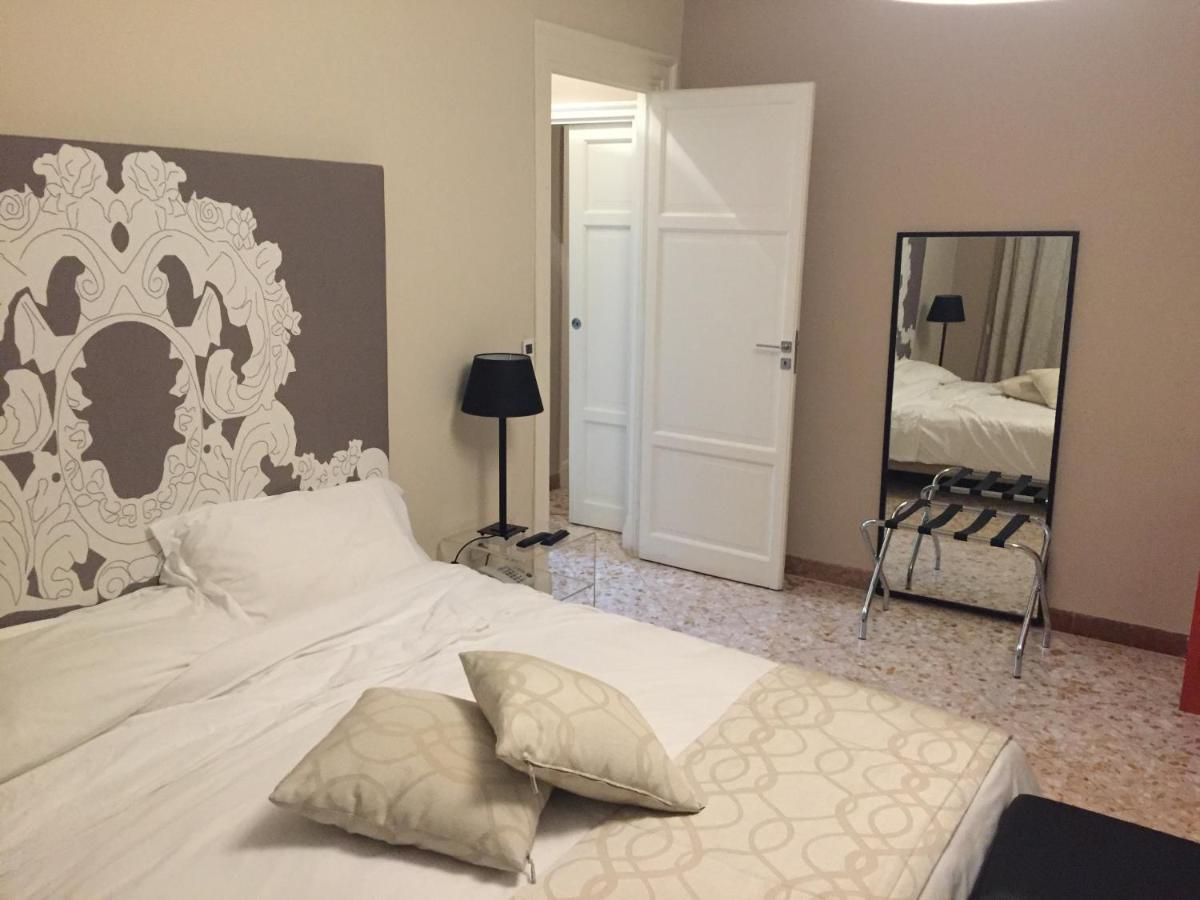 Due Cani Apartment Палермо Екстериор снимка